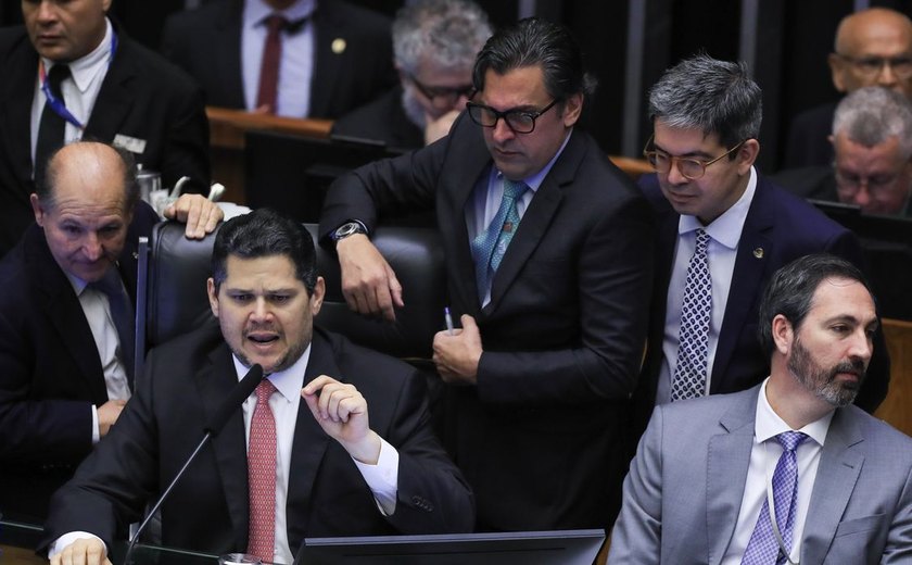 Sessão conjunta do Congresso derruba 11 vetos do presidente Lula