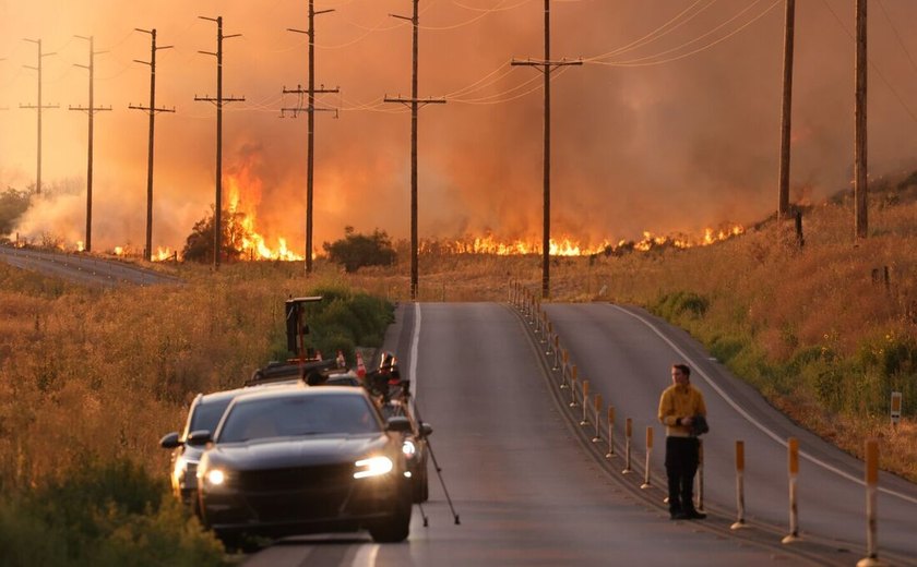 EUA enfrentam caos no clima. Calor extremo afeta o Leste. Já o Meio-Oeste sofre inundações