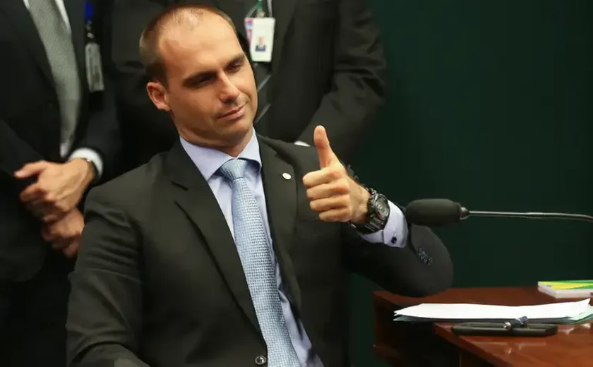 Saiba quem enviou e-mail para Eduardo Bolsonaro com convite para posse de Trump