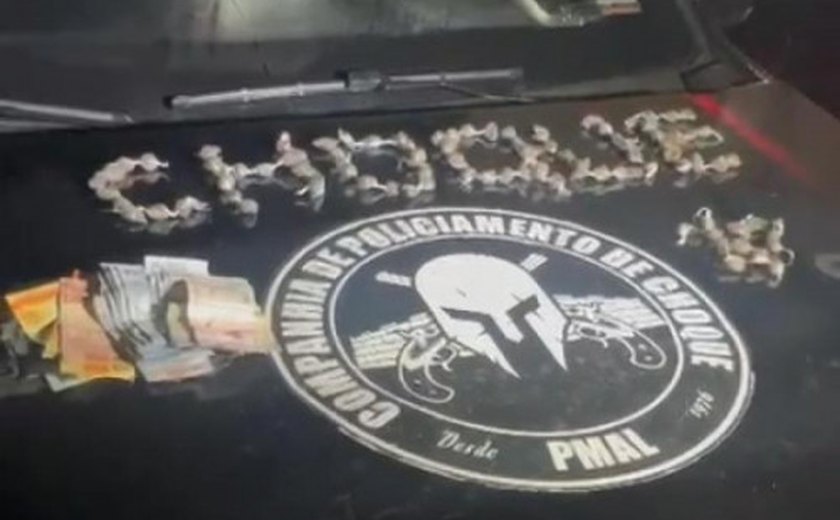Policiamento de Choque prende homem com 100 bombinhas de maconha no município de Rio Largo
