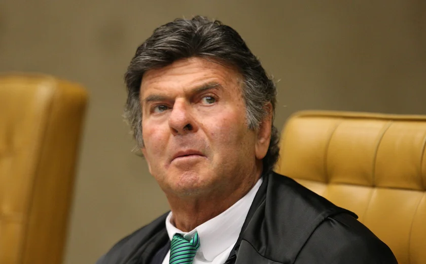 Ministro Fux, do STF, vota para tornar réus Bolsonaro e mais sete