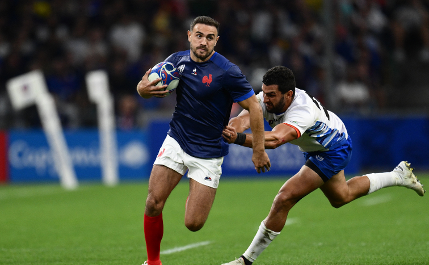 Mulher que acusou jogadores de rugby franceses de estupro e espancamento é internada por 'descompensação geral', diz defesa