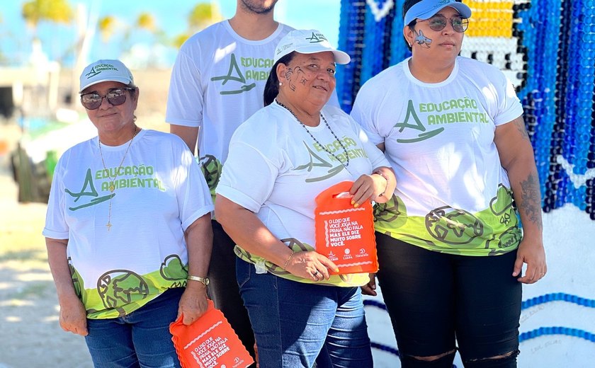 Alurb participa de atividade ambiental com parceiros na orla marítima
