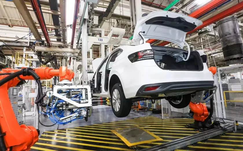Como o governo Lula recuperou indústria automotiva após o fechamento da Ford