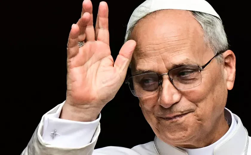 Papa pede orações 'pela paz' e 'pelas vítimas das guerras'