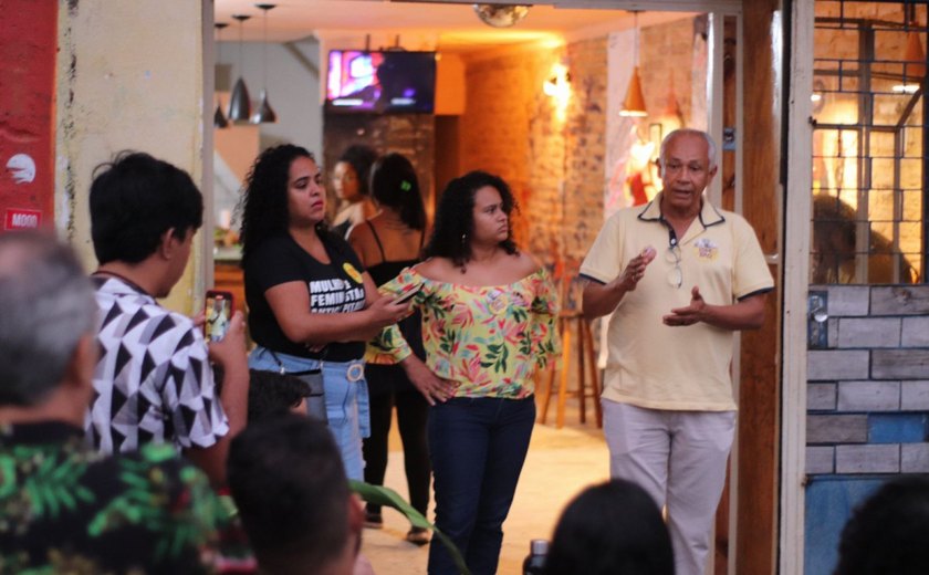 De professor para professor: Cícero Albuquerque e Bancada Negra ganham apoio de educadores alagoanos