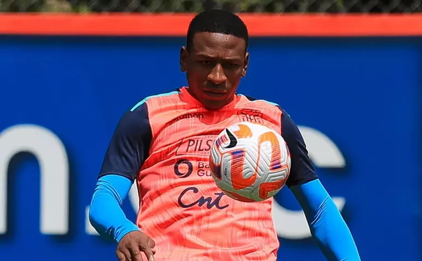 Milan anuncia contratação de equatoriano Pervis Estupiñán