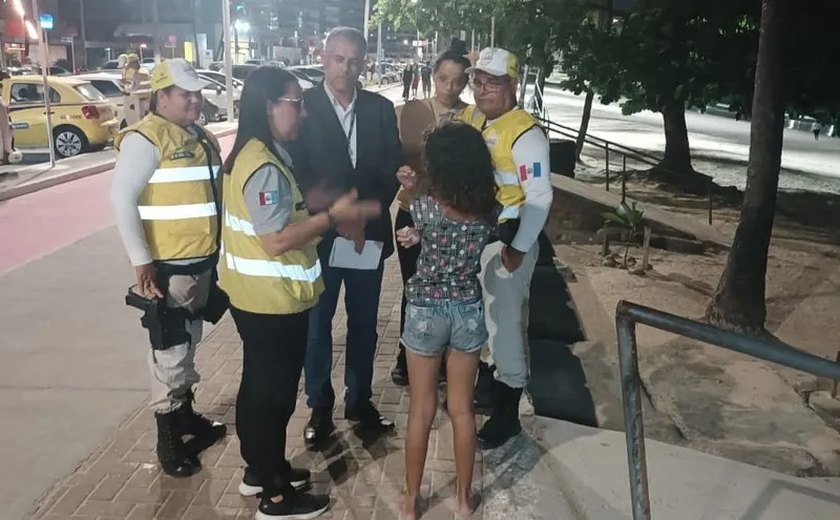 Após fugir da casa dos avós, Programa Ronda no Bairro encontra menina de 10 anos na Ponta Verde