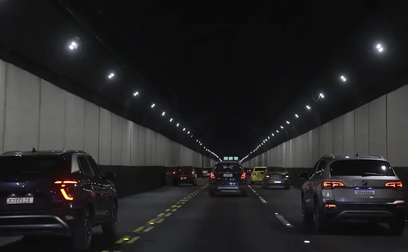 Membros dos Três Poderes visitam túnel europeu em busca de referências para Santos-Guarujá