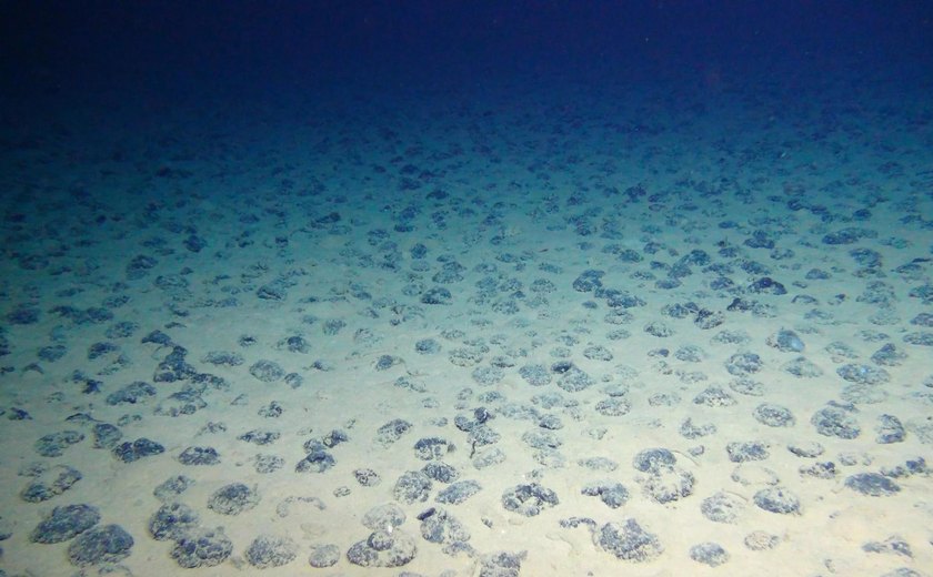 Conheça o pequeno país que lidera a exploração no fundo do mar de minerais usados em carros elétricos