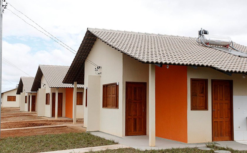 Com o Casa Verde e Amarela parado, governo anuncia subsídios a policiais