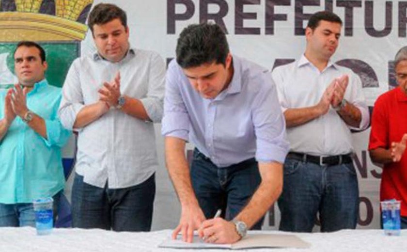 Maceió: Prefeito Rui firma parceria para construir praça em Guaxuma