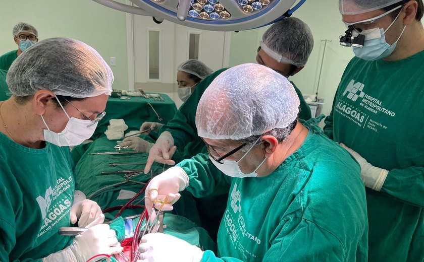 Cirurgião cardíaco português orienta em Maceió como recuperar válvula cardíaca