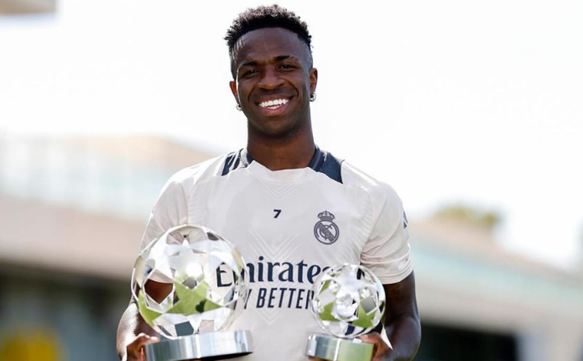 Vini Jr. recebe prêmio de melhor da Liga dos Campeões e agradece: 'Trabalho e personalidade'