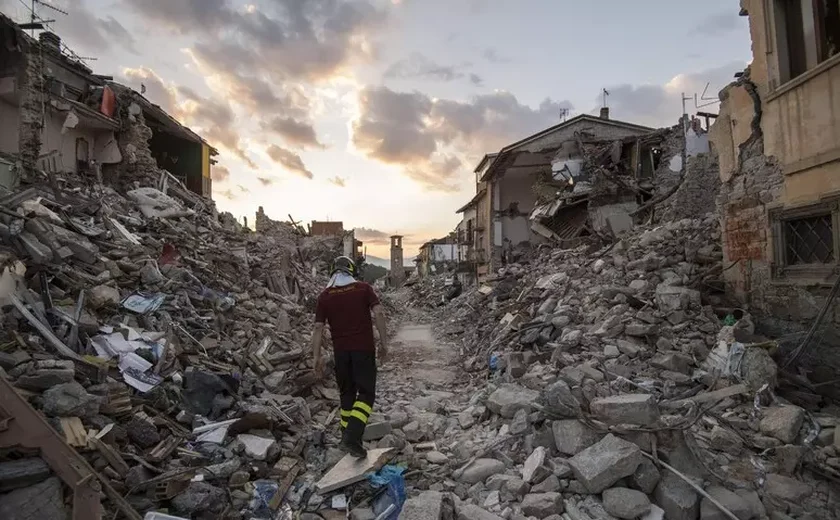 Itália lembra 9 anos de terremoto de Amatrice com homenagens