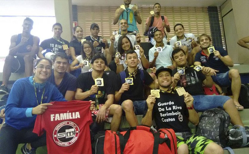 Equipe alagoana de jiu-jitsu conquista 25 medalhas em evento sergipano