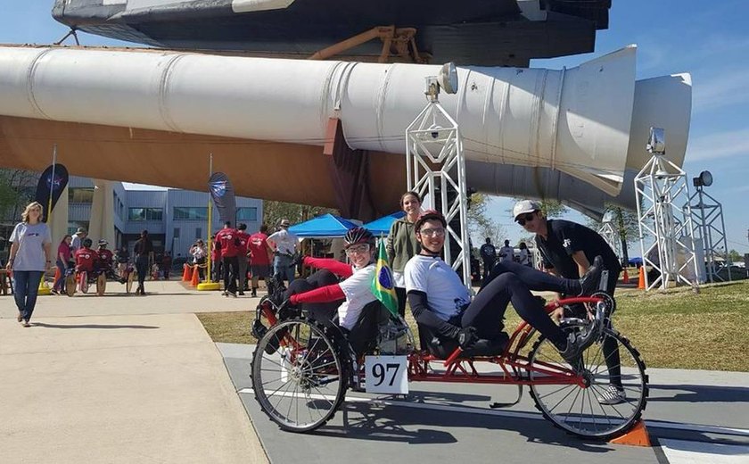 Equipe da UFF representa Brasil em competição de engenharia no Canadá