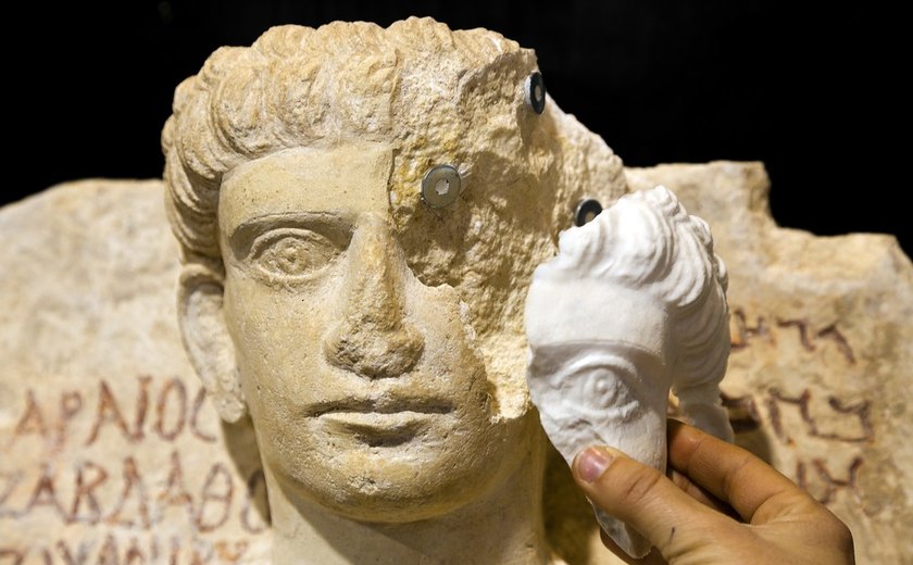 Bustos antigos arruinados em Palmira voltarão para a Síria