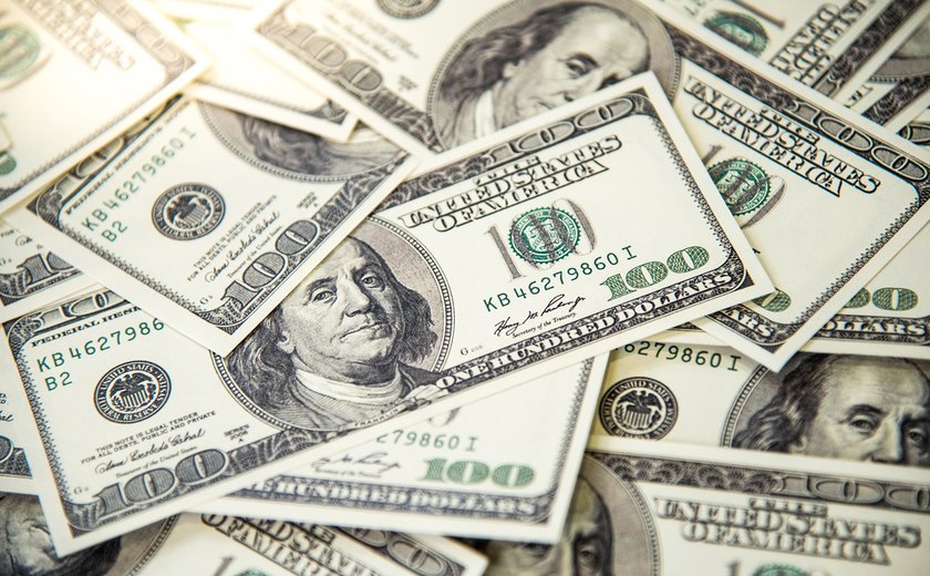 Juros: taxas recuam em sintonia com quedas do rendimento de Treasuries e do dólar