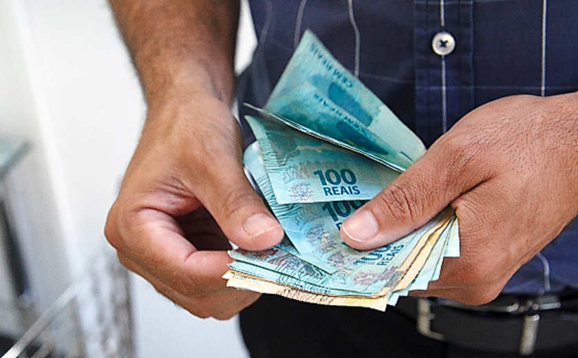 Governo de Alagoas libera pagamento do funcionário público nesta segunda-feira (30)