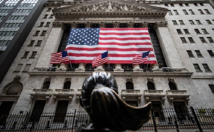 Bolsas de NY fecham em alta, com ajuste de posições na expectativa por CPI