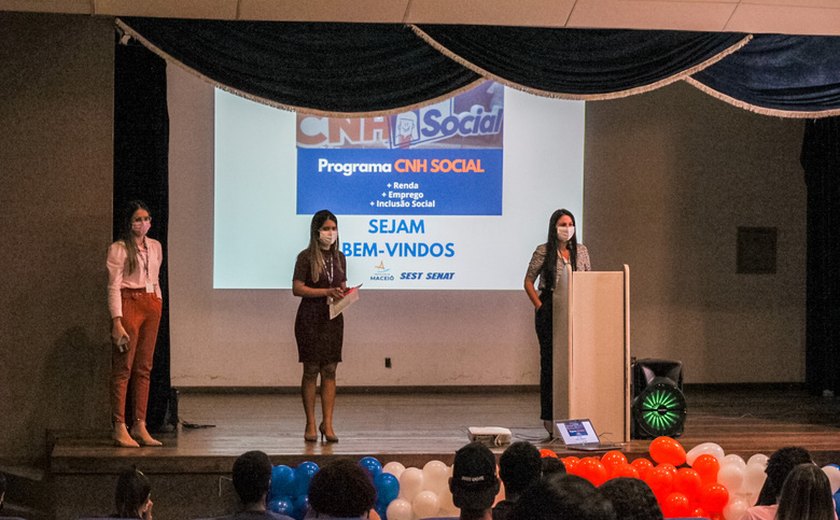 Primeira turma da CNH Social inicia curso de nivelamento