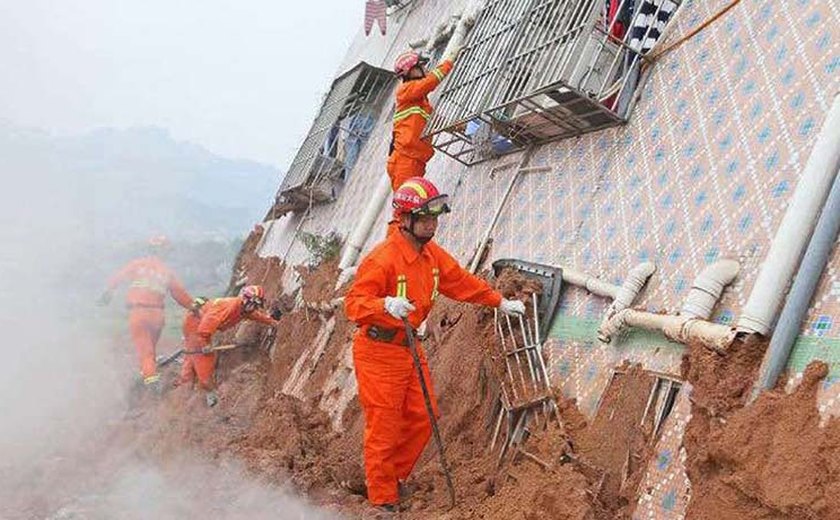 Ao menos 91 desaparecidos em deslizamento de terra na China