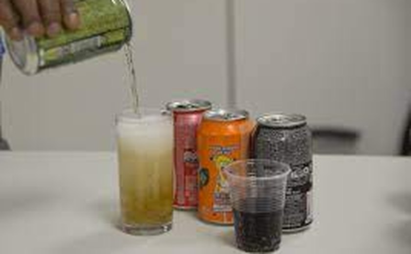 Suco ou refrigerante diet: qual é o melhor para a dieta?