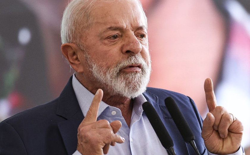 No RJ, Lula defende aumento da fiscalização do preço dos combustíveis