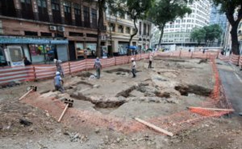 Escavação no Rio encontra loja de escravos