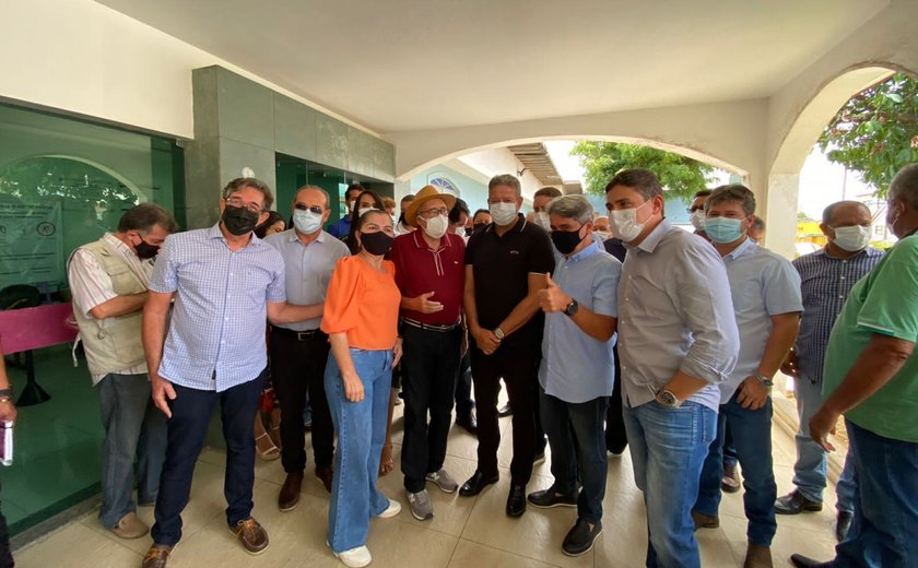Arthur Lira visita obras do Hospital Regional Santa Rita, em Palmeira dos Índios