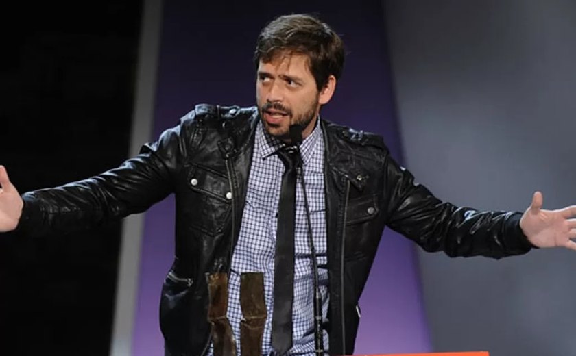 Diretor de série da Netflix participa de debate e realiza sessão de autógrafos em Arapiraca