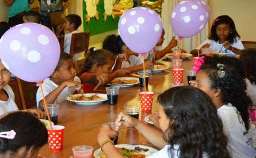 Com o apoio do Estado, ação leva 1.500 crianças aos restaurantes de Maceió