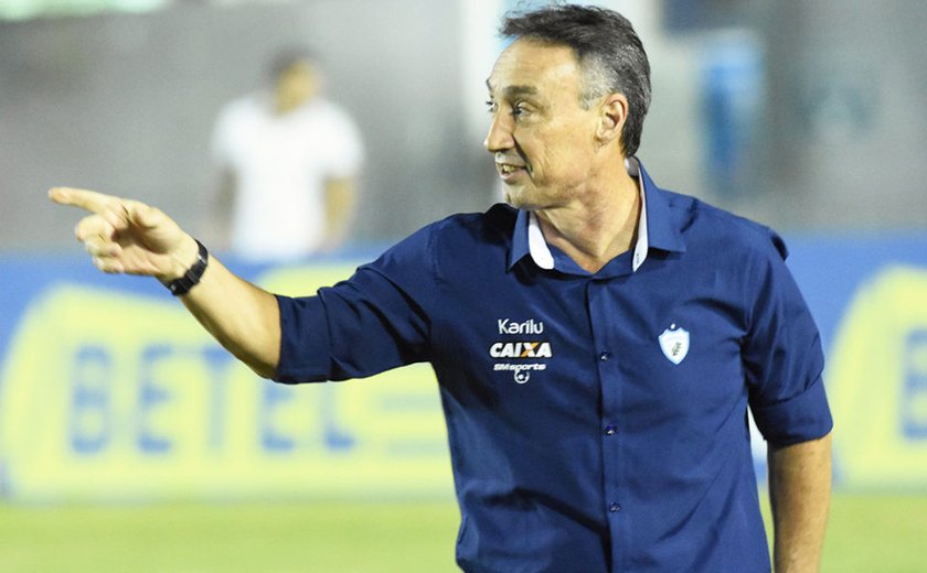 Roberto Fonseca indica Guarani com mudanças, mas não define equipe titular