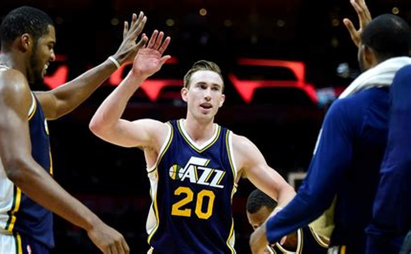 Utah Jazz vence Lakers fora de casa e garante vaga nos playoffs da NBA