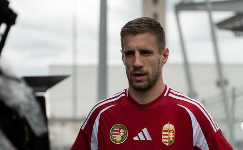 Atacante húngaro sofre cirurgia e companheiros criticam demora da Uefa em protocolo médico