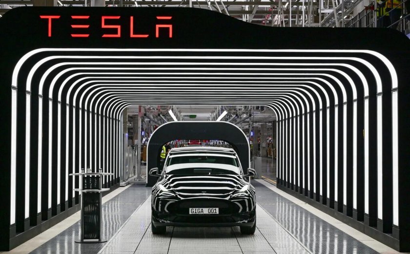 De 0 a 100 km/h em 1 segundo: Tesla quer lançar 'carro mais rápido do mundo' com tecnologia de foguete