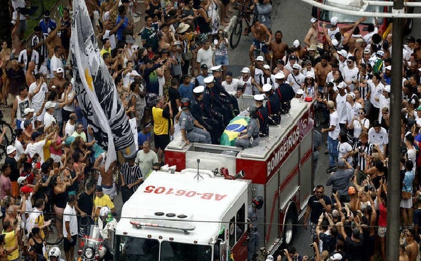 Funeral de Pelé faz relembrar mortes de Elis Regina, Senna e Carmen Miranda