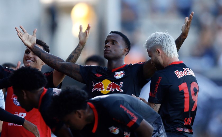 Helinho garante vitória sobre Corinthians e Red Bull Bragantino pressiona Botafogo e Palmeiras