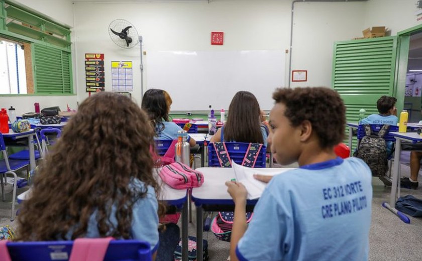 Comissão especial discute financiamento e infraestrutura da educação básica