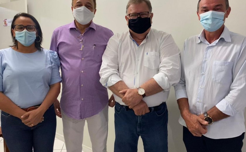 Prefeito Celino Rocha garante Caravana RG na mão para o mês de agosto em Anadia