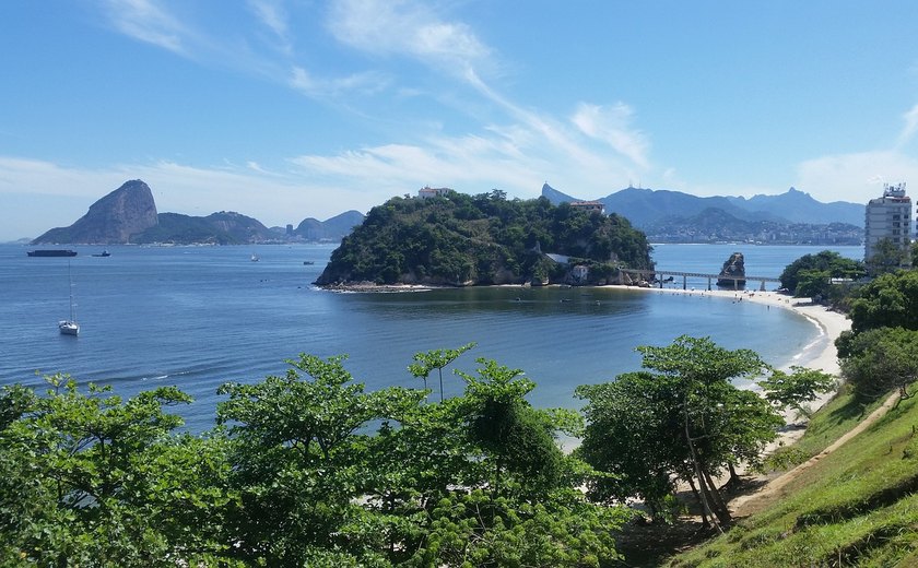 'Abusamos do direito de errar', diz biólogo sobre Baía de Guanabara