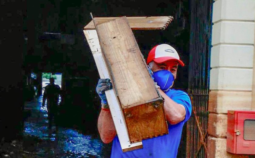 Porto Alegre: 56 mil famílias já podem receber o Auxílio Reconstrução