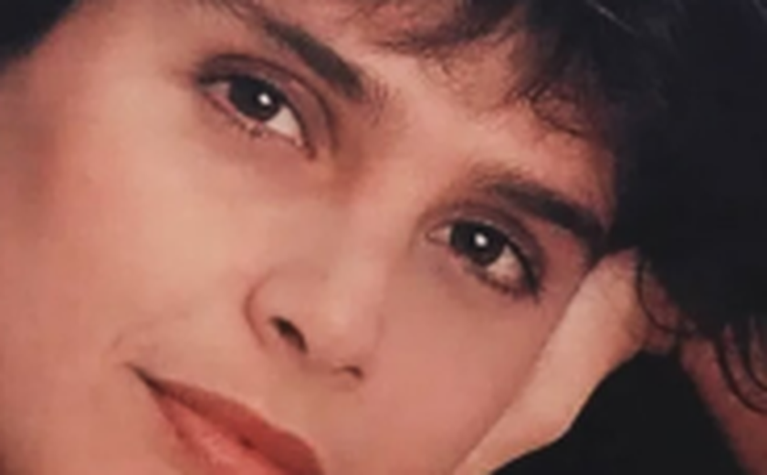 Longe da TV desde 1991, Lídia Brondi surge em foto com Cassio Gabus Mendes, e fãs e amigos famosos comentam; veja