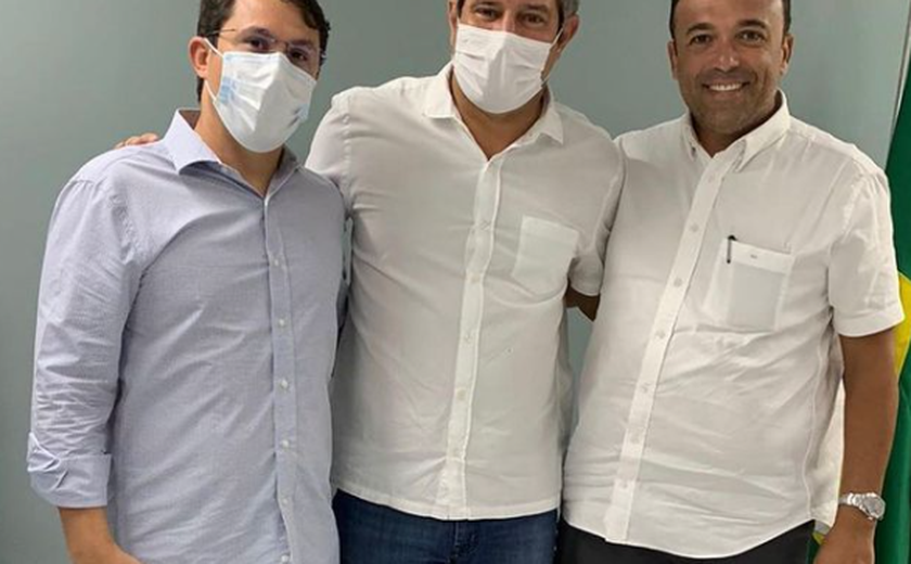 Prefeito Theobaldo Cintra visita Secretaria Estadual de Infraestrutura em busca de obras para Major Izidoro