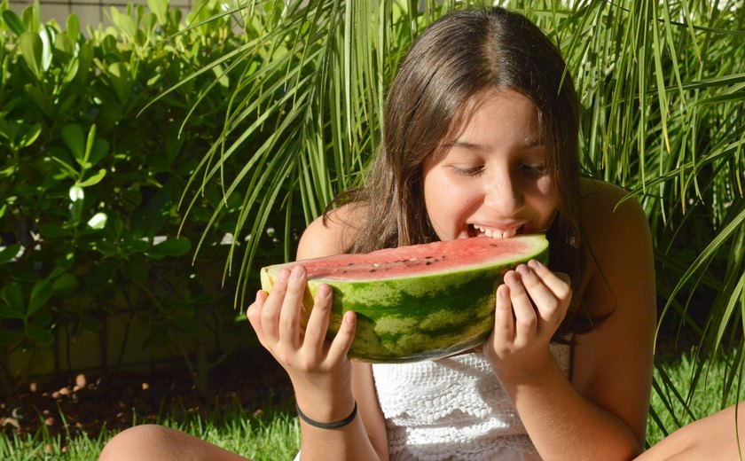 Nutricionista do Hospital da Criança de Alagoas orienta os pais sobre a