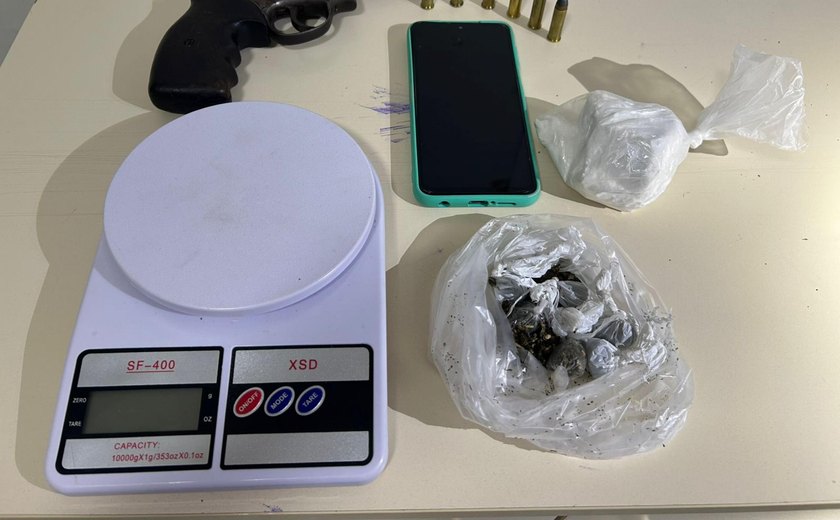 Rotam prende suspeito de tráfico e apreende arma de fogo no Conjunto Colibri