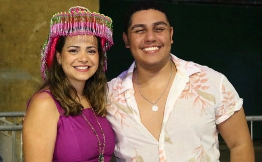Demitidos da Mangueira, carnavalescos se despedem e curtem indireta sobre rápida saída