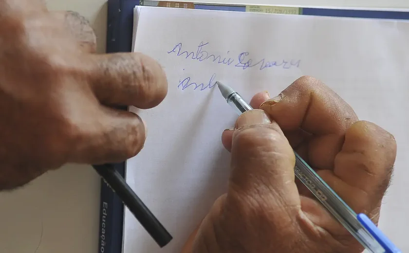 A escrita à mão e os benefícios da vida analógica para o cérebro