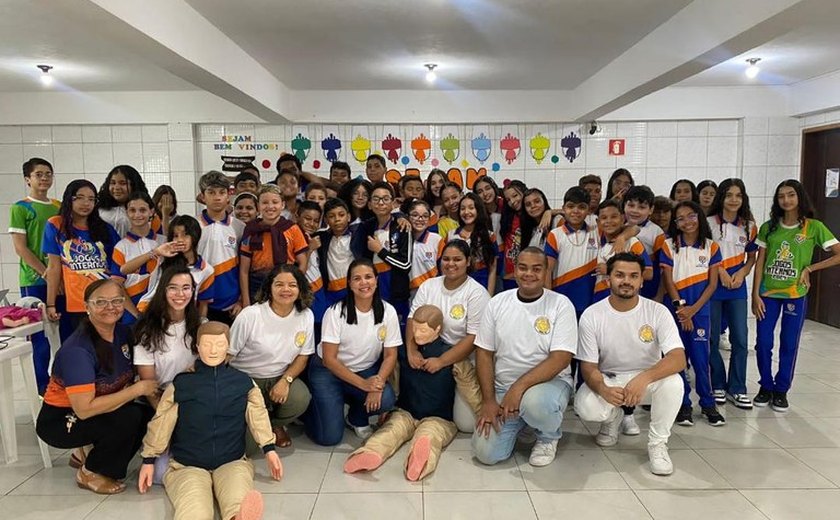 Projeto de extensão envolve Ufal e Uninassau para capacitar comunidade escolar